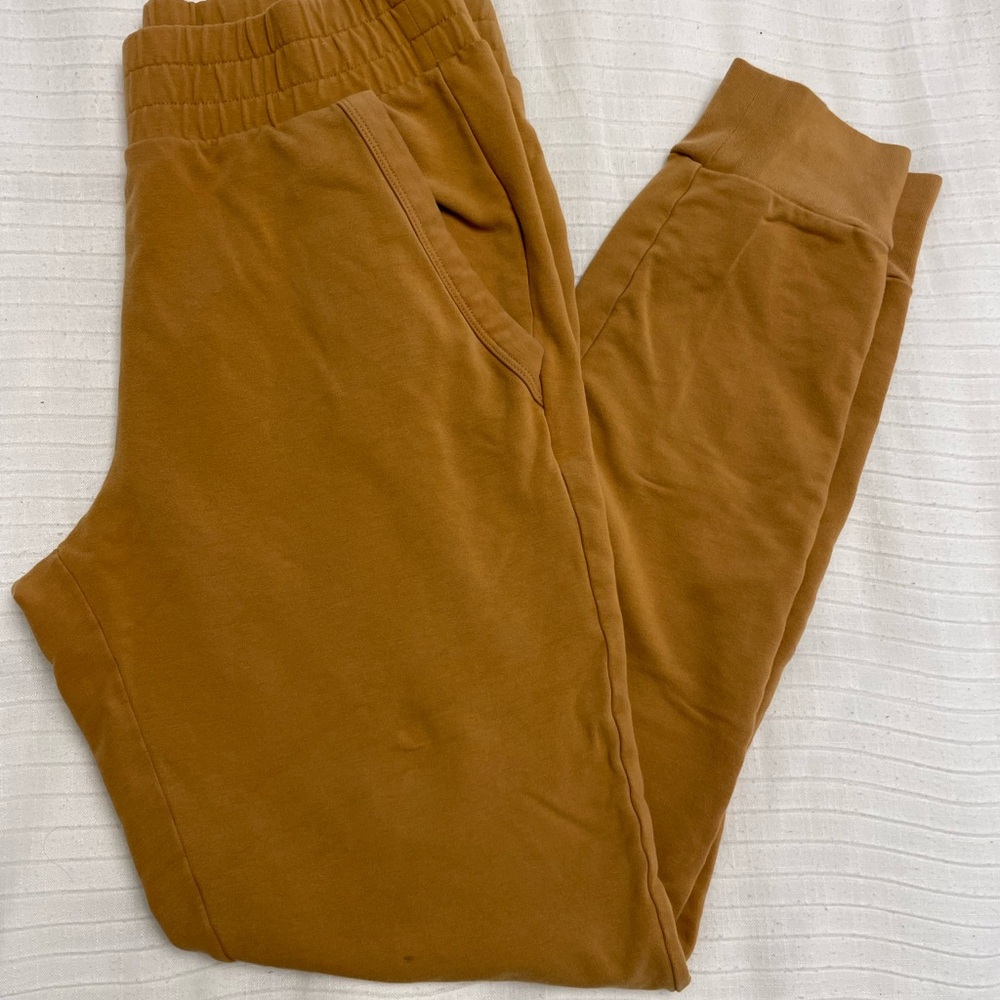 ALO Yoga Soft Gold Joggers